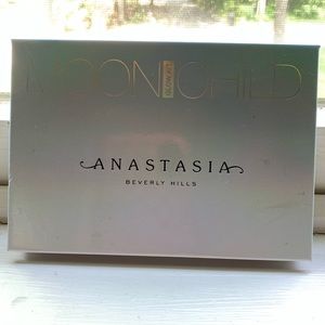 Anastasia Moonchild palette